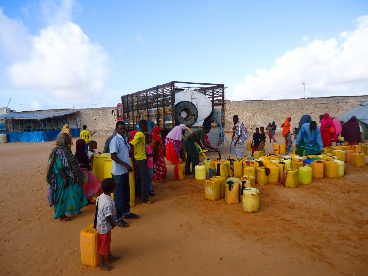 water distribution in Mogadishu, fot. PAH