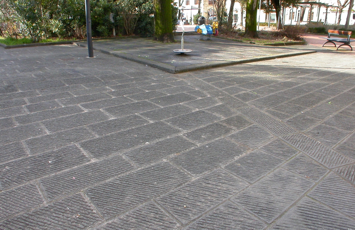 Paving of Pietra Macigno of Greve finishing subbiata