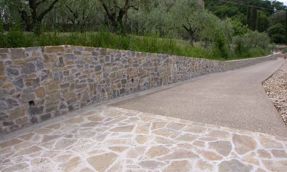 Stones Pietraforte cutting